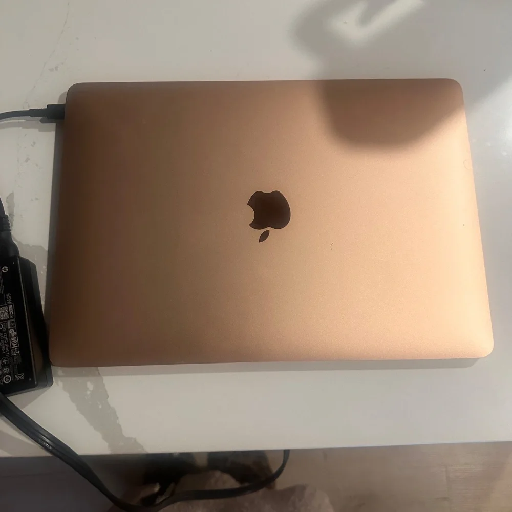 8 GB Rosegold MacBook Air